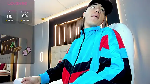 Lobo 17  online show from February 25, 3:40 am