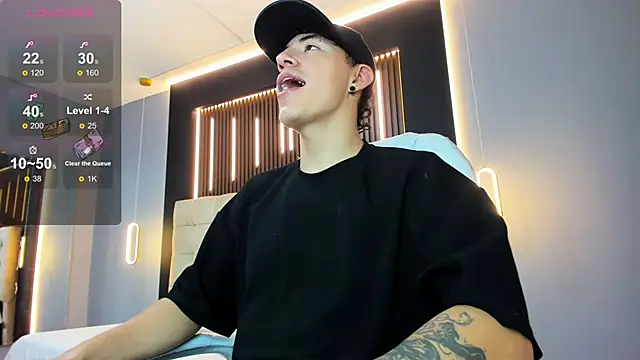 Lobo 17  online show from April 12, 3:43 am