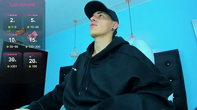 Lobo 17  online show from January 7, 3:33 am