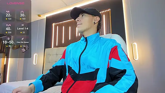 Lobo 17  online show from March 19, 3:39 am