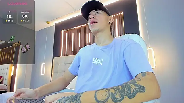 Lobo 17  online show from March 14, 3:45 am