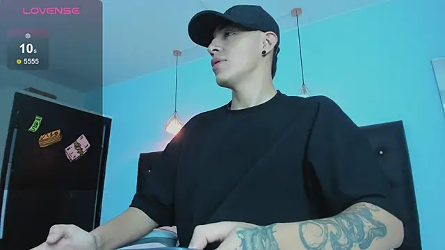 Lobo 17  online show from November 15, 3:43 am