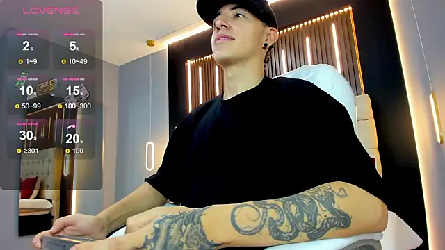 Lobo 17  online show from February 13, 3:39 am