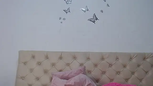 Snapshot of marlymilf6 chatting on February 9, 1:11 am marlymilf6 online show from February 9, 1:11 am