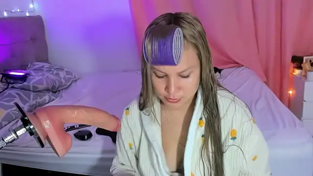 Snapshot of Annaraquel_ chatting on December 5, 12:32 am Annaraquel online show from December 5, 12:32 am