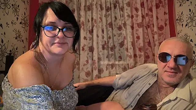 Snapshot of StellarTeam chatting on December 13, 11:06 pm StellarTeam online show from December 13, 11:06 pm