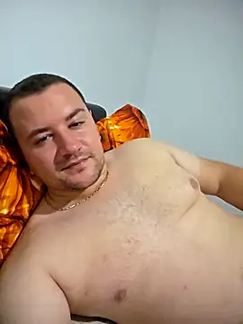 Snapshot of KarlosCarutox chatting on October 1, 7:18 pm KarlosCarutox online show from October 1, 7:18 pm