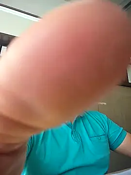 Snapshot of KarlosCarutox chatting on September 24, 7:15 am KarlosCarutox online show from September 24, 7:15 am