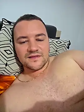 Snapshot of KarlosCarutox chatting on October 2, 4:21 pm KarlosCarutox online show from October 2, 4:21 pm