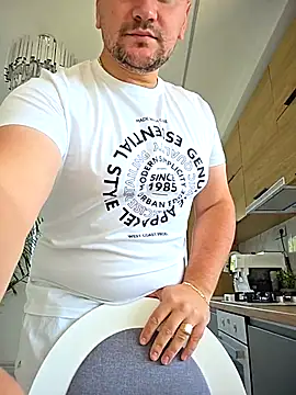 Snapshot of KarlosCarutox chatting on September 14, 10:15 am KarlosCarutox online show from September 14, 10:15 am