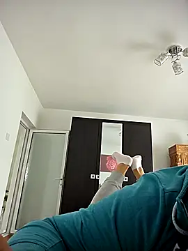 Snapshot of KarlosCarutox chatting on September 27, 8:53 am KarlosCarutox online show from September 27, 8:53 am