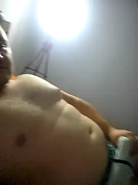 Snapshot of KarlosCarutox chatting on November 6, 6:34 pm KarlosCarutox online show from November 6, 6:34 pm