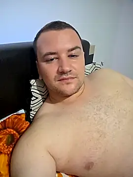 Snapshot of KarlosCarutox chatting on October 7, 7:48 pm KarlosCarutox online show from October 7, 7:48 pm