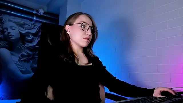 AphexQueen online show from April 25, 1:14 pm