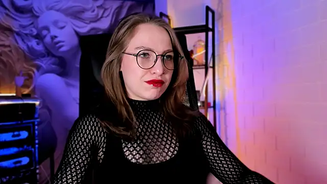 AphexQueen online show from April 15, 9:37 am