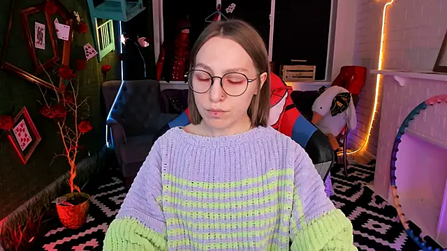 Snapshot of AphexQueen chatting on February 19, 1:06 pm AphexQueen online show from February 19, 1:06 pm