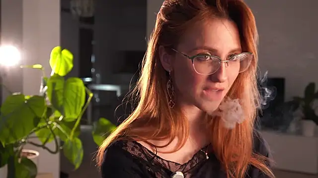 EsmaCrumbley online show from April 2, 5:14 am