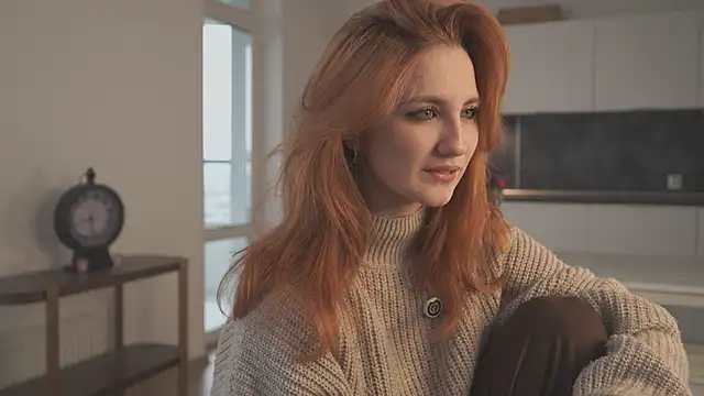 EsmaCrumbley online show from October 15, 4:22 am