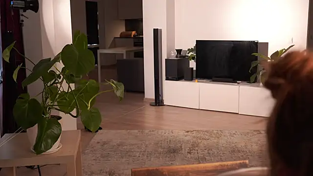 EsmaCrumbley online show from March 30, 4:36 am