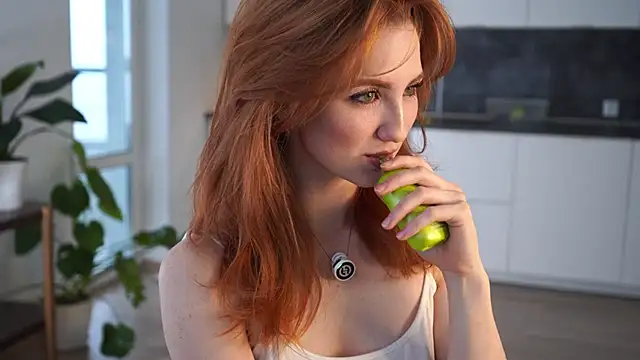 EsmaCrumbley online show from November 9, 4:16 am