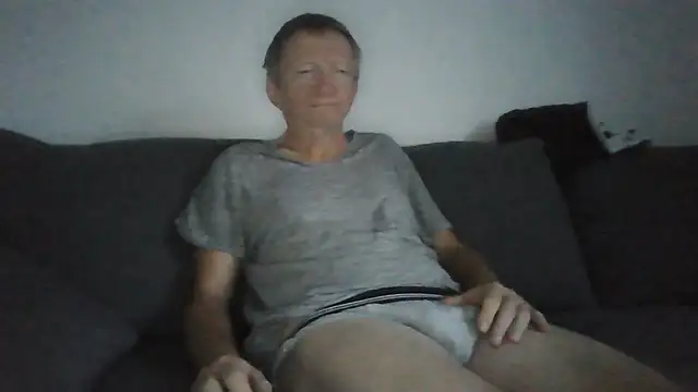 Snapshot of naturiste974 chatting on July 8, 4:02 am naturiste974 online show from July 8, 4:02 am