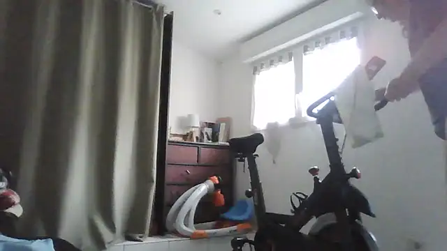 Snapshot of naturiste974 chatting on May 19, 5:25 am naturiste974 online show from May 19, 5:25 am