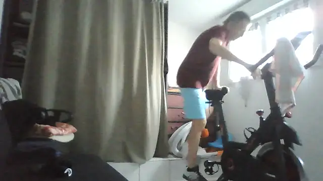 naturiste974 online show from April 13, 6:06 am