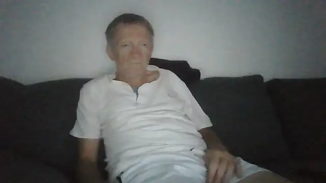 Snapshot of naturiste974 chatting on June 16, 7:58 pm naturiste974 online show from June 16, 7:58 pm