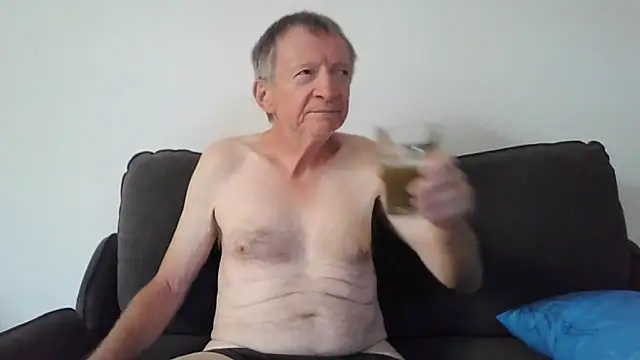 naturiste974 online show from February 10, 9:08 am