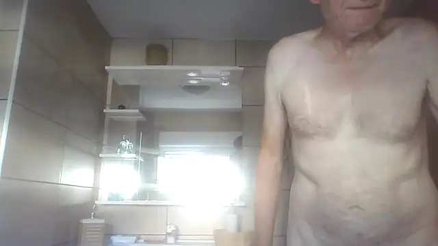 Snapshot of naturiste974 chatting on June 29, 7:48 am naturiste974 online show from June 29, 7:48 am