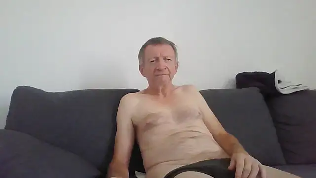 Snapshot of naturiste974 chatting on July 3, 4:02 pm naturiste974 online show from July 3, 4:02 pm