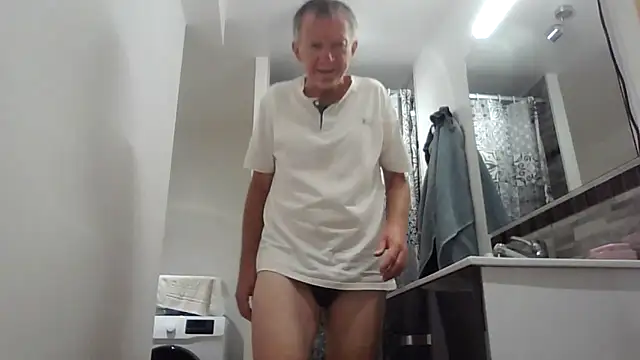 naturiste974 online show from March 7, 7:15 am