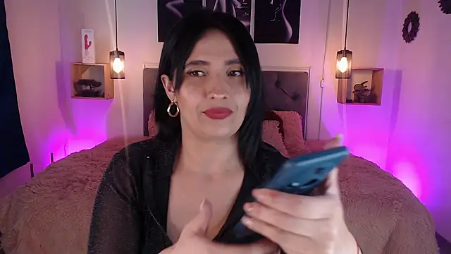 Snapshot of emily_leinner chatting on November 15, 3:27 pm emily leinner online show from November 15, 3:27 pm