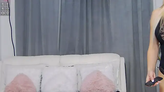 Snapshot of AddaMantia chatting on October 3, 11:12 am AddaMantia online show from October 3, 11:12 am