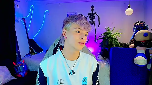 twink sebas  online show from November 4, 3:32 am