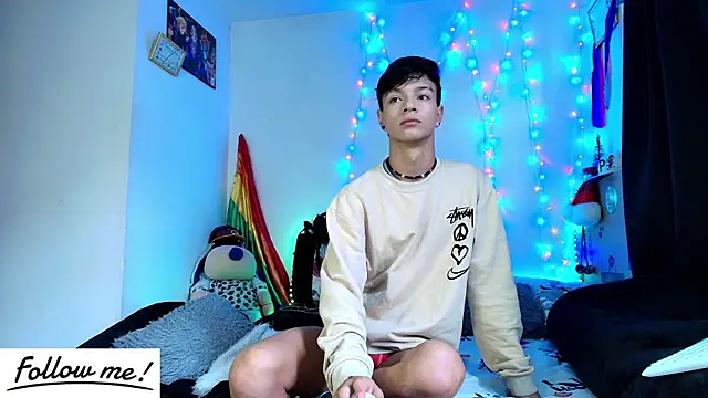 Snapshot of twink_sebas_ chatting on January 5, 2:41 pm twink sebas online show from January 5, 2:41 pm