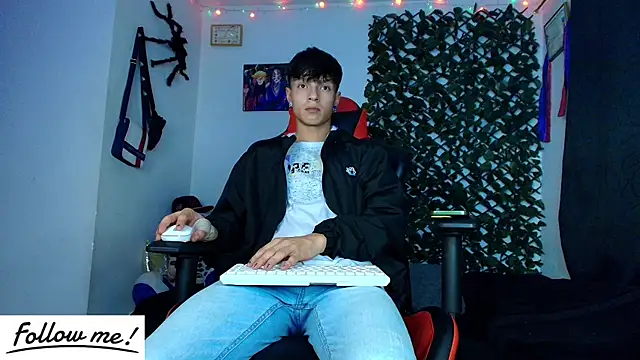 Snapshot of twink_sebas_ chatting on February 3, 3:09 am twink sebas online show from February 3, 3:09 am