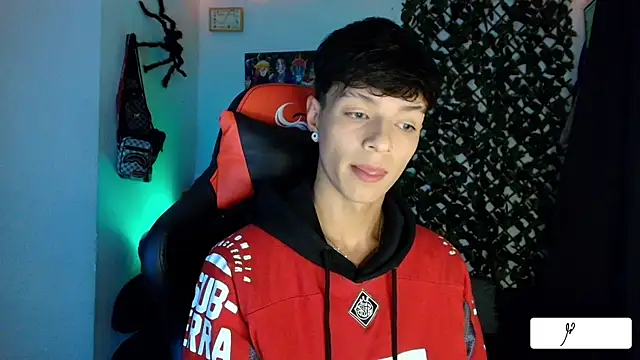 Snapshot of twink_sebas_ chatting on February 10, 6:20 am twink sebas online show from February 10, 6:20 am