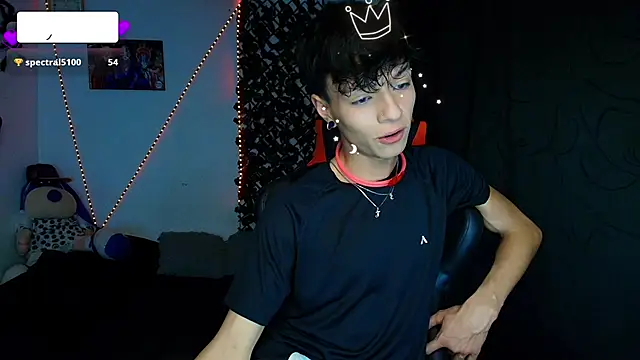 Snapshot of twink_sebas_ chatting on February 15, 6:33 am twink sebas online show from February 15, 6:33 am