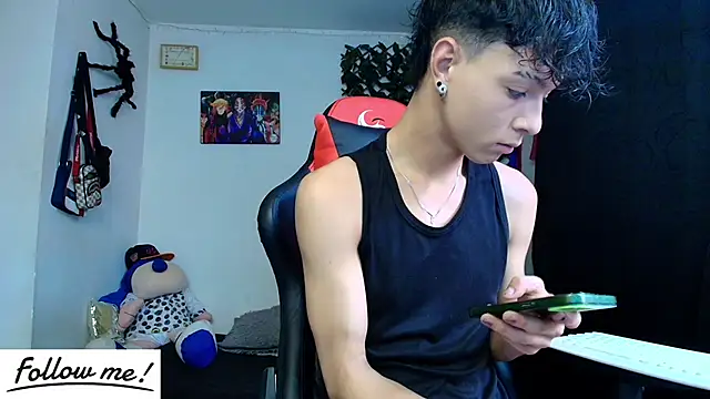 Snapshot of twink_sebas_ chatting on February 2, 5:58 pm twink sebas online show from February 2, 5:58 pm