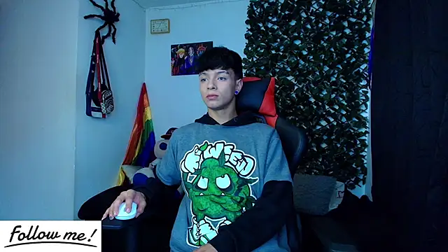 Snapshot of twink_sebas_ chatting on January 17, 5:41 pm twink sebas online show from January 17, 5:41 pm