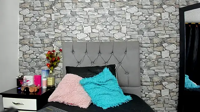 Snapshot of your_angel7 chatting on October 15, 1:37 am your angel7 online show from October 15, 1:37 am