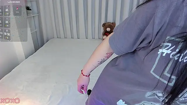 misshoneyxxx online show from February 7, 4:42 am