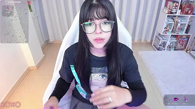 misshoneyxxx online show from April 14, 4:28 am