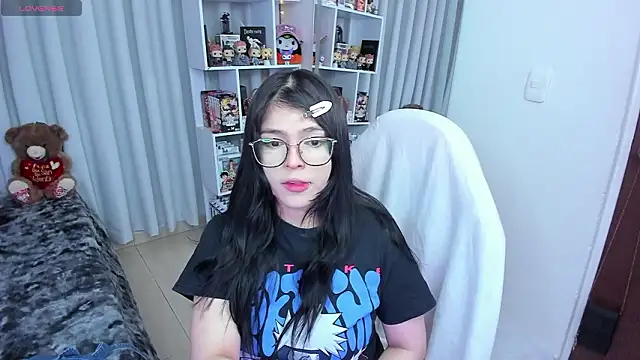 misshoneyxxx online show from March 8, 4:27 am