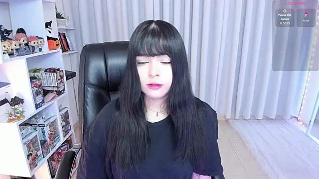 Snapshot of misshoneyxxx chatting on October 7, 4:46 am misshoneyxxx online show from October 7, 4:46 am