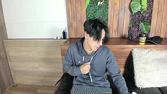 Andy Joy  online show from April 15, 11:49 am