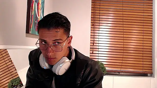 Snapshot of Andy_Joy_ chatting on September 23, 11:39 am Andy Joy online show from September 23, 11:39 am
