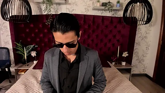 Andy Joy  online show from May 31, 11:38 am