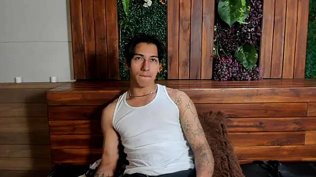 Snapshot of Andy_Joy_ chatting on July 13, 11:42 am Andy Joy online show from July 13, 11:42 am